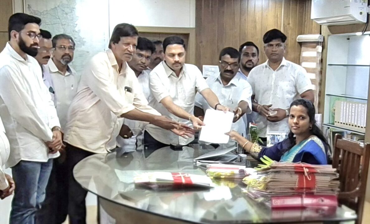 अवकाळी पावसामुळे सिंधुदुर्गात आंबा व काजू पिकाला धोका