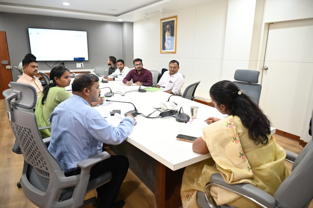 जिल्हाधिकारी तृप्ती धोडमिसे यांनी घेतला इंधन व गॅस पुरवठ्याचा सखोल आढावा