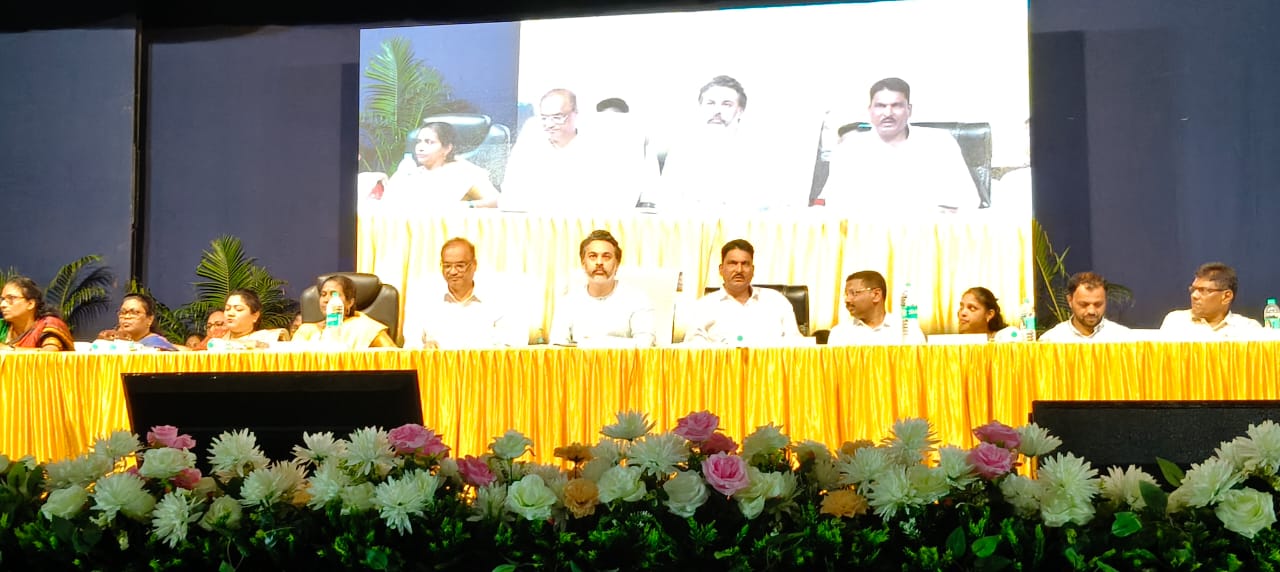 तब्बल ९ वर्षानंतर मालवणची आमसभा दणक्यात ; जनतेच्या प्रश्नावर आ. निलेश राणे आक्रमक