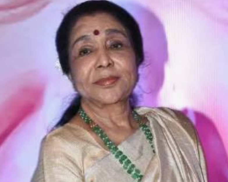 महाराष्ट्राचा आवाज हरपला : ज्येष्ठ गायिका आशा भोसले यांचे निधन