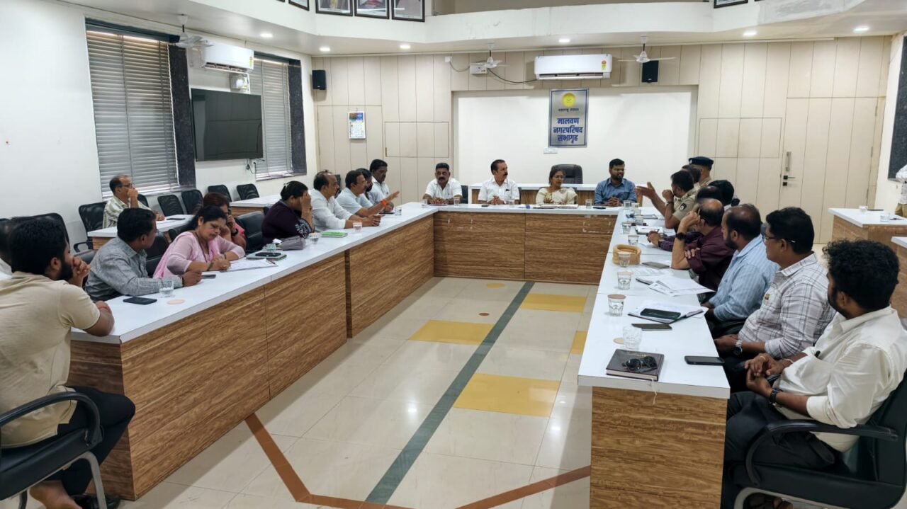 मालवण शहरात वाहतूक कोंडी टाळण्यासाठी पोलीस प्रशासनाने खबरदारीचे उपाय करावेत