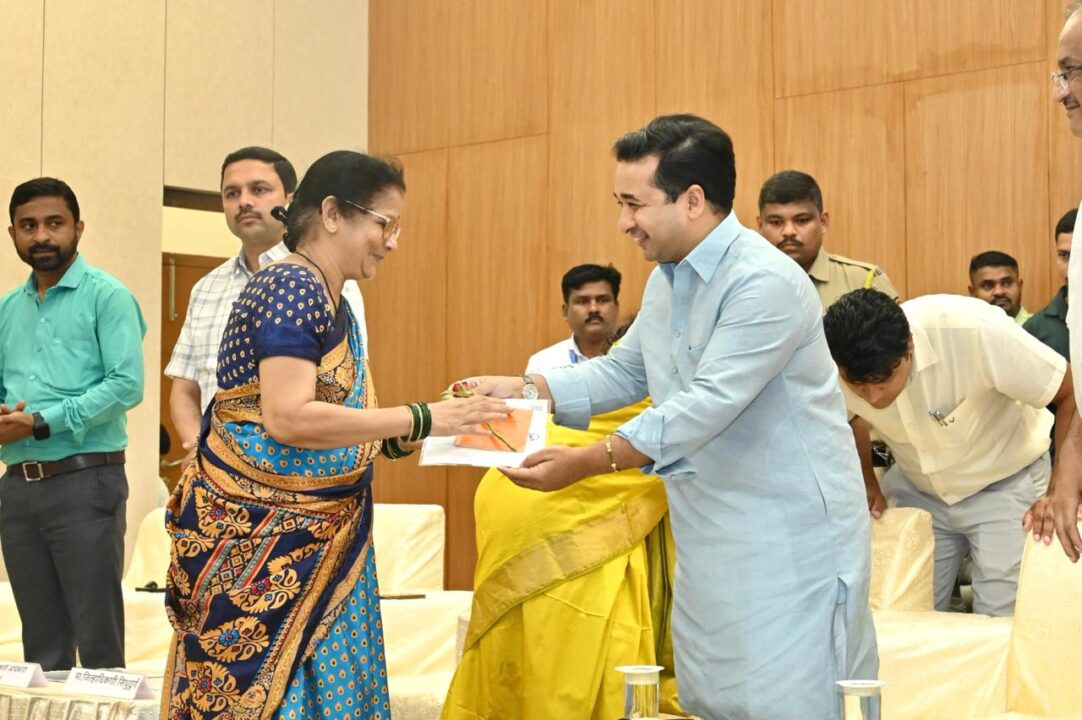 छत्रपती शिवाजी महाराज समाधान शिबिराच्या निमित्ताने पालकमंत्र्यांनी प्रशासनाला दिला आत्मचिंतनाचा सल्ला