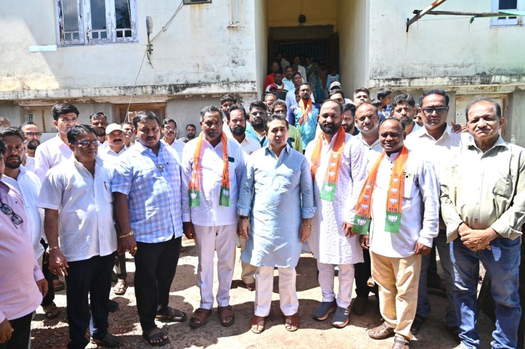 विजयदुर्गात उबाठाला मोठा धक्का ; पं. स. सदस्य विष्णू घाडी, तालुकाप्रमुख जयेश नर यांच्यासह शेकडो कार्यकर्त्यांचा भाजपात प्रवेश