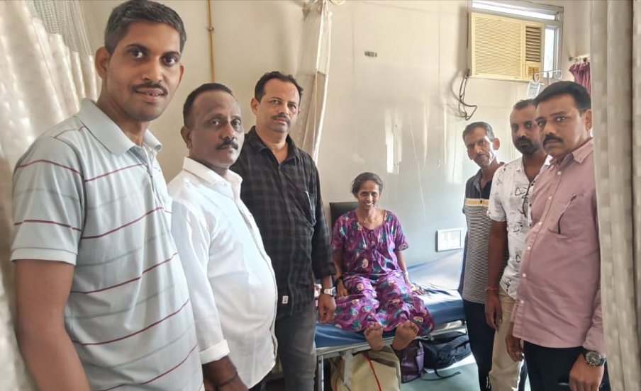 रविना रेवंडकर यांना रहिवाशी संघ साईमंदिर मालवण कडून रोख ६६ हजारांची मदत