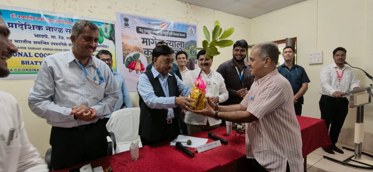 केंद्राच्या ‘मागेल त्याला काजू कलमे’ योजनेचा रत्नागिरीत खा. नारायण राणे यांच्याहस्ते शुभारंभ