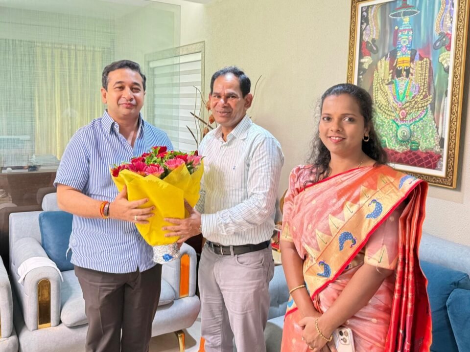 आरोग्य विभागाचे सचिव ई. रवींद्रन यांनी घेतली पालकमंत्री नितेश राणेंची भेट