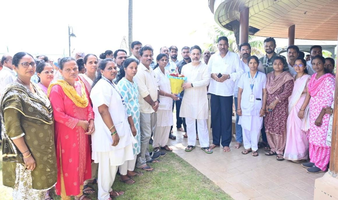 NHM कर्मचारी आमदार निलेश राणे यांच्या भेटीला ; समायोजन प्रक्रियेसाठी मानले आभार