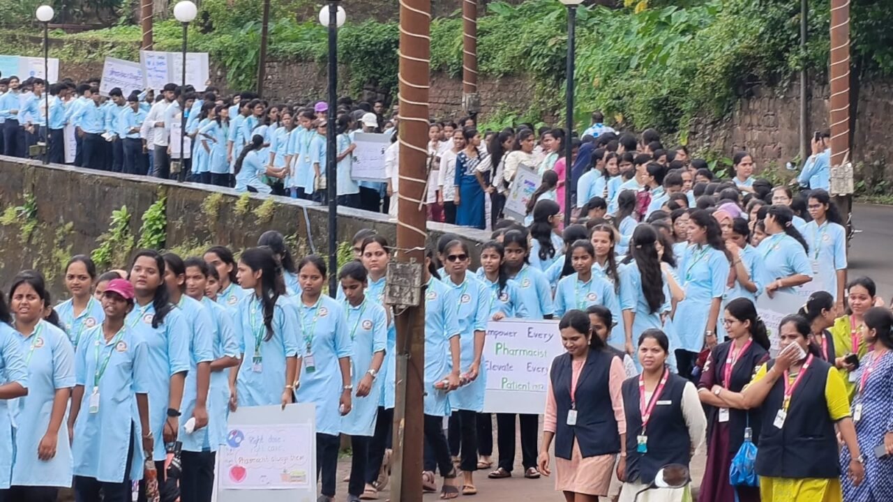 औषधांच्या पलीकडे आरोग्याची दिशा; भोसले फार्मसी कॉलेजची सावंतवाडीत जनजागृती रॅली